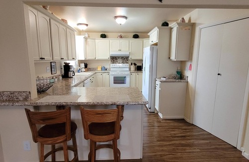 Cody House | Darling 3 bed 3 bath close to downtown