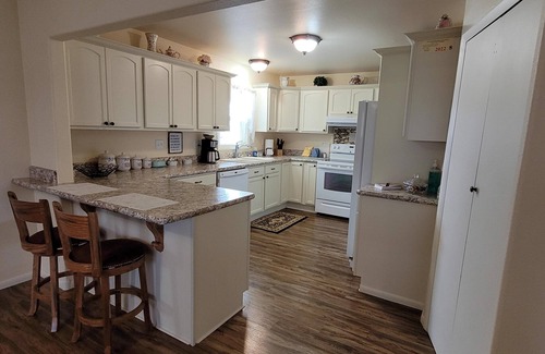 Cody House | Darling 3 bed 3 bath close to downtown