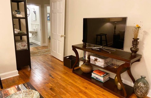 University Park Apartment | Darling Cottage in University Park