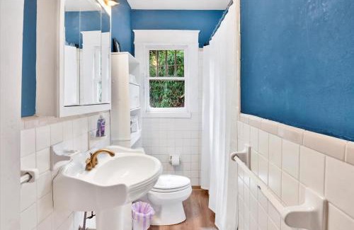 Birmingham House | Darling in the Druid Hills-15 min to Airport