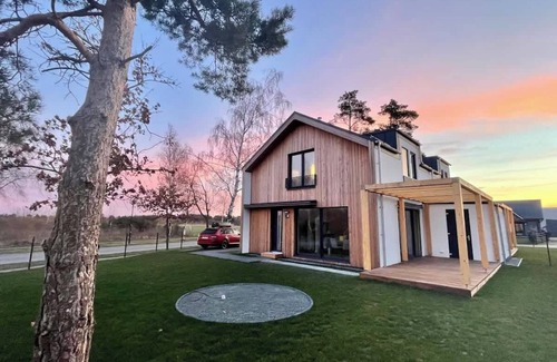 Pruchten House | DarssAhoi 1A Summary: