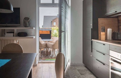 Gelbensande House | Das Sterf Summary: A