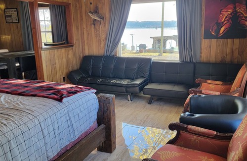 Tiptonville Cabin | Dave's shallow lake at reelfoot lake lodging cabin 15