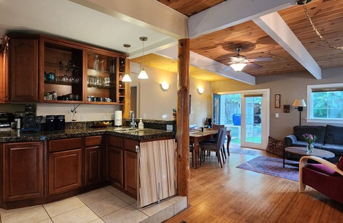 Davis House | Davis Downtown Charmer