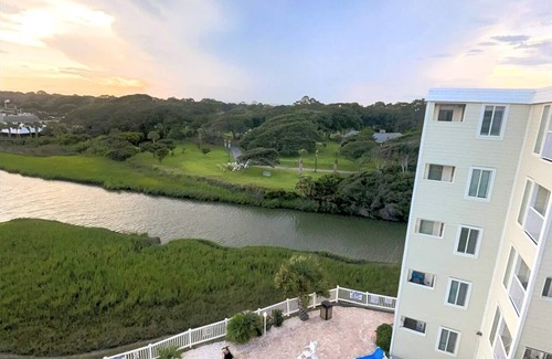 The Dunes Condo | Davis Dunes 2BR Beachfront on Shore Drive w/Stunning Views, Pools & Golf!