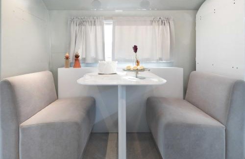 Gesher HaZiv Cabin | Daydream - אוטובוס-צימר בגשר הזיו