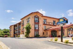 Birmingham Hotel | Days Inn by Wyndham Birmingham/West