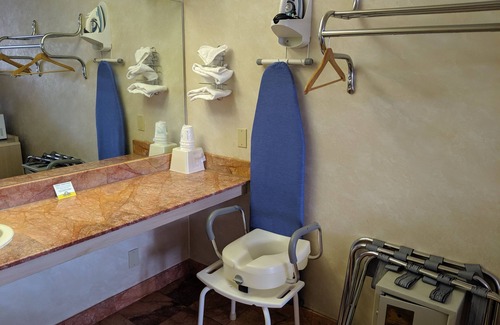 Bullhead City Hotel | Days Inn by Wyndham Bullhead City