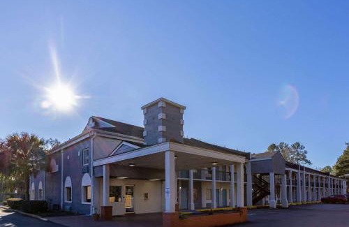 St. Andrews Hotel | Days Inn by Wyndham Columbia