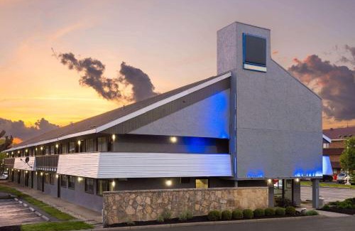 Crosswoods Hotel | Days Inn by Wyndham Columbus Worthington