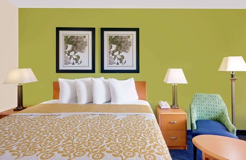 Easton Hotel | Days Inn by Wyndham Easton