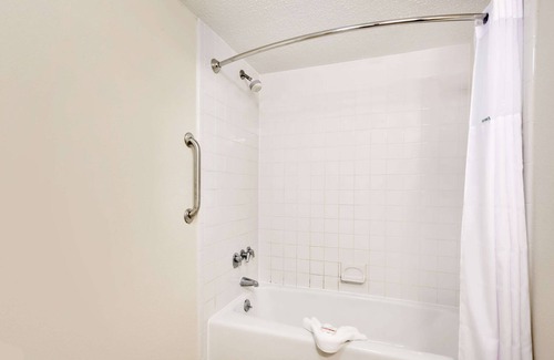 Easton Hotel | Days Inn by Wyndham Easton