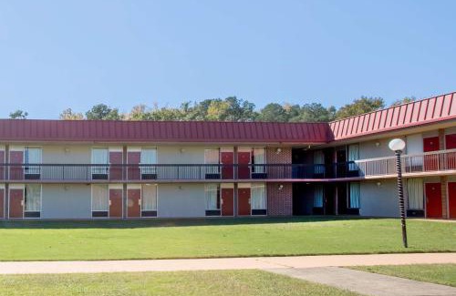 Forsyth Hotel | Days Inn by Wyndham Forsyth