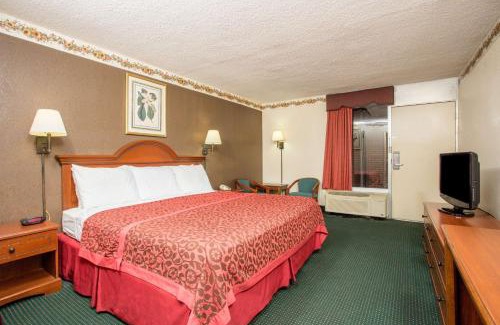 Forsyth Hotel | Days Inn by Wyndham Forsyth