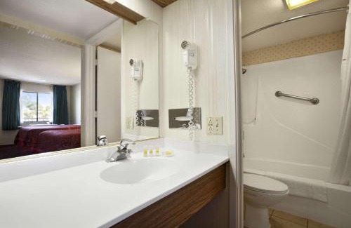 Gilroy Hotel | Days Inn by Wyndham Gilroy