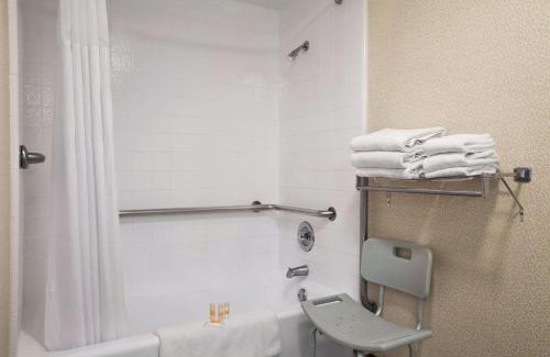 Gilroy Hotel | Days Inn by Wyndham Gilroy