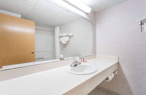 Archdale Hotel | Days Inn by Wyndham High Point/Archdale