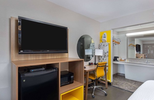 Holladay Hotel | Days Inn by Wyndham Holladay