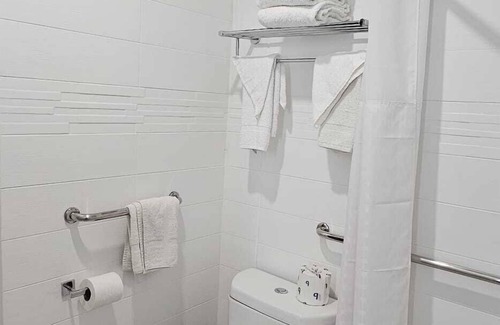 Indianapolis Hotel | Days Inn by Wyndham Indianapolis East Post Road