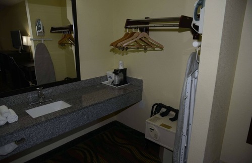 Kodak Hotel | Days Inn by Wyndham Kodak/Sevierville Intrstate SmokeyMntns