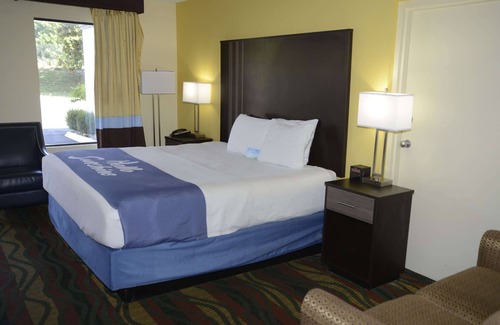 Kodak Hotel | Days Inn by Wyndham Kodak/Sevierville Intrstate SmokeyMntns