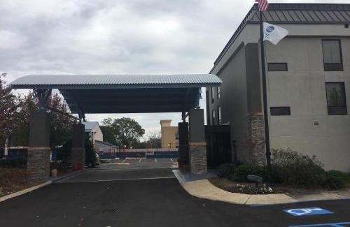 Laurel Hotel | Days Inn by Wyndham Laurel MS