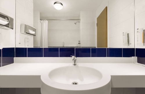 Oadby Hotel | Days Inn by Wyndham Leicester Forest East M1