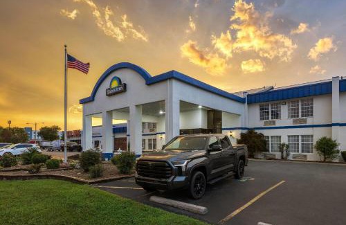 Madisonville Hotel | Days Inn by Wyndham Madisonville