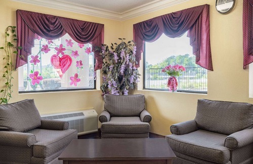 Macon Hotel | Days Inn by Wyndham Macon I-475