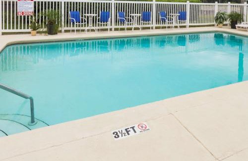 Madison Hotel | Days Inn by Wyndham Madison