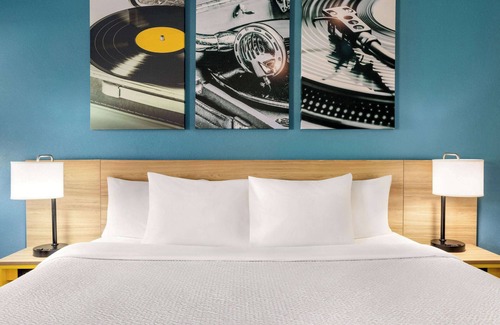 Whitehaven Hotel | Days Inn by Wyndham Memphis at Graceland