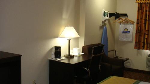 Muncie Hotel | Days Inn by Wyndham Muncie -Ball State University