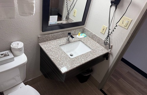 Muncie Hotel | Days Inn by Wyndham Muncie -Ball State University