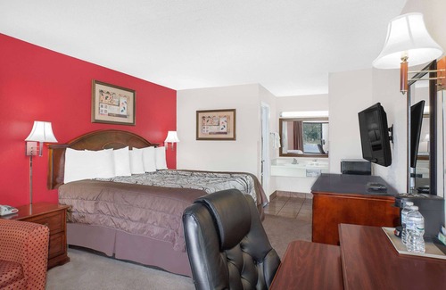 Newton Hotel | Days Inn by Wyndham Newton