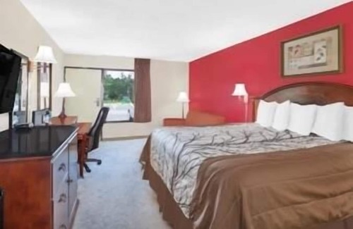 Newton Hotel | Days Inn by Wyndham Newton