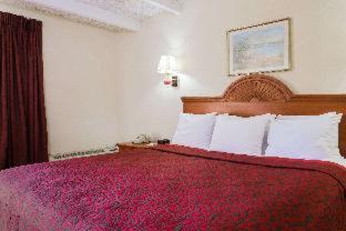 Fellowship Hotel | Days Inn by Wyndham Ocala North