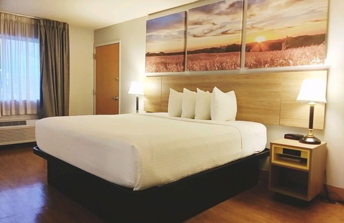 Osage Beach Hotel | Days Inn by Wyndham Osage Beach Lake of the Ozarks