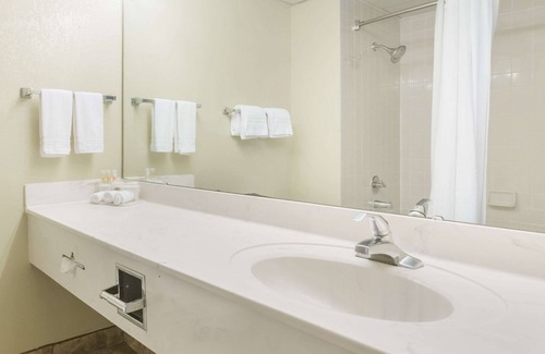 Selma Hotel | Days Inn by Wyndham Selma