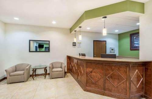 Southwest Topeka Hotel | Days Inn by Wyndham Topeka