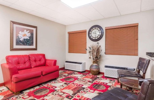 Trenton Hotel | Days Inn by Wyndham Trenton