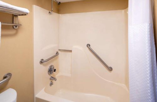 Tupelo Hotel | Days Inn by Wyndham Tupelo