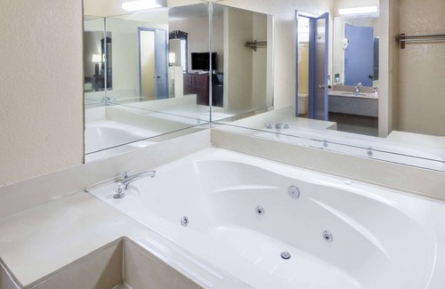 Walterboro Hotel | Days Inn by Wyndham Walterboro