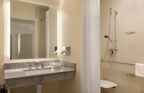 Caldwell Hotel | Days Inn & Suites by Wyndham Caldwell