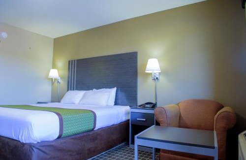 Athens Hotel | Days Inn & Suites by Wyndham Athens
