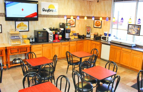 Bonanza Hotel | Days Inn & Suites by Wyndham Laredo