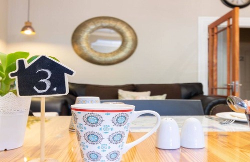 Oudtshoorn House | De Akker Guest House - Luxury Queen