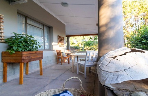 Oudtshoorn House | De Akker Guest-house - Self-catering Unit 7