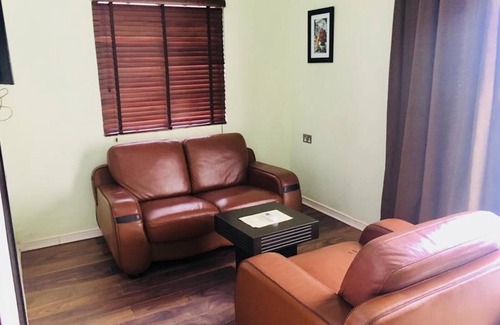 Benin City Hotel | De Brit Hotel