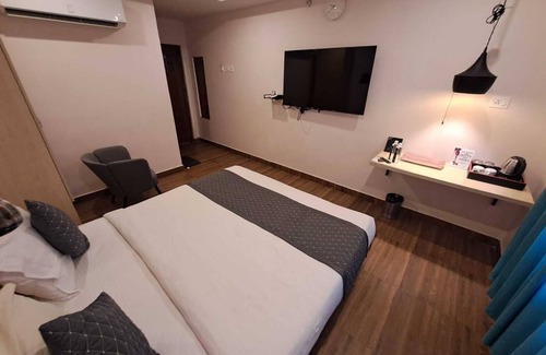 Kakinada Hotel | DE CROWN LUXURY HOTEL