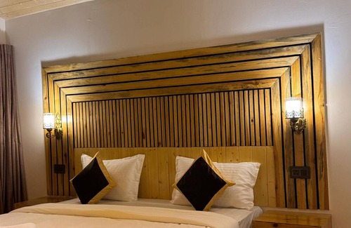 Man Hotel | De Reeva Resort Pangong